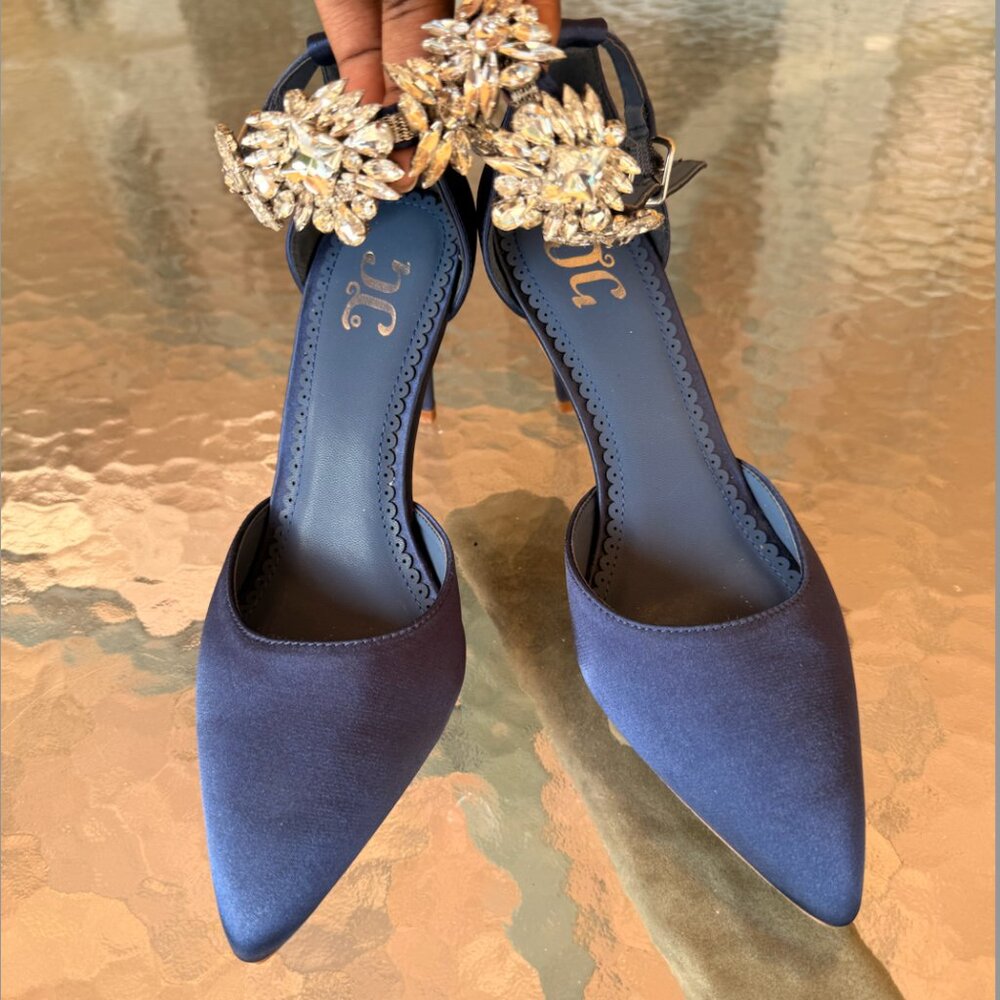 Journee Collection Loxley Pumps (Size 7)